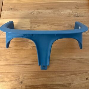 Lalo The Chair belly bar